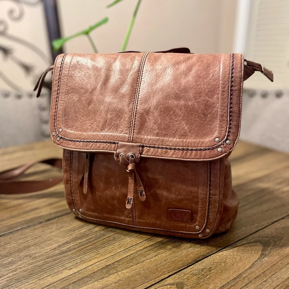 The Sak Ventura Convertible Leather Backpack Crossbody Bag Purse Distressed